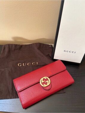 Gucci Red Pebbled Leather Continental Wallet with Gold GG Emblem